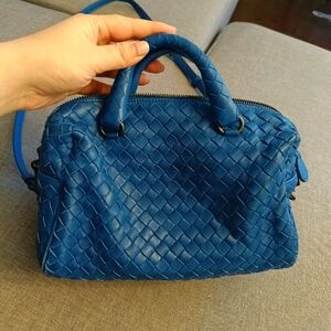 Authentic Bottega Veneta shoulder bag
